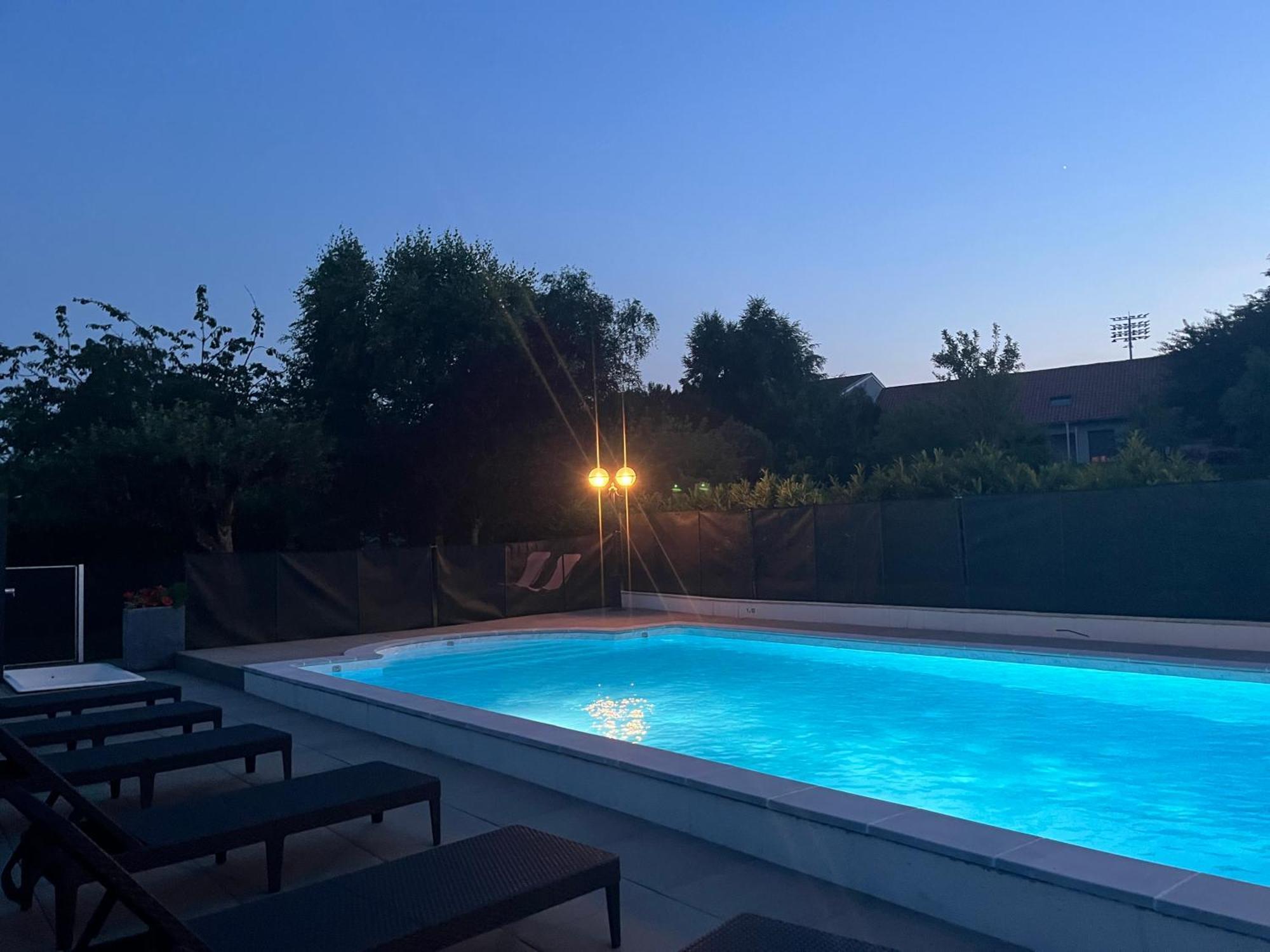 Hotel Logis La Thomasse Aurillac Exterior foto