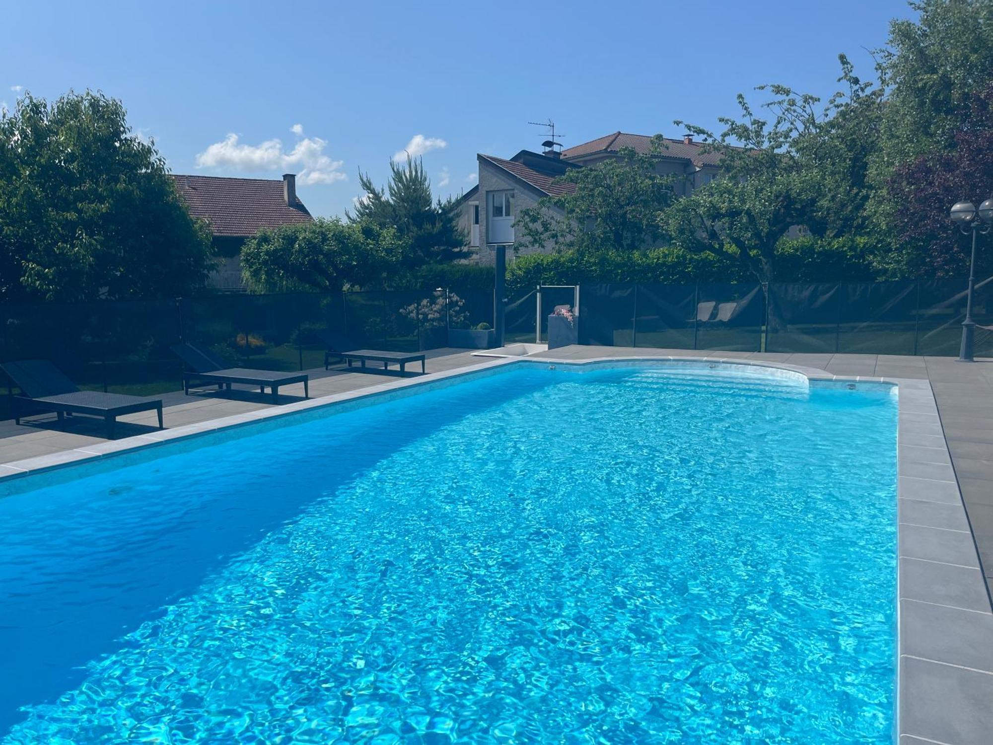 Hotel Logis La Thomasse Aurillac Exterior foto