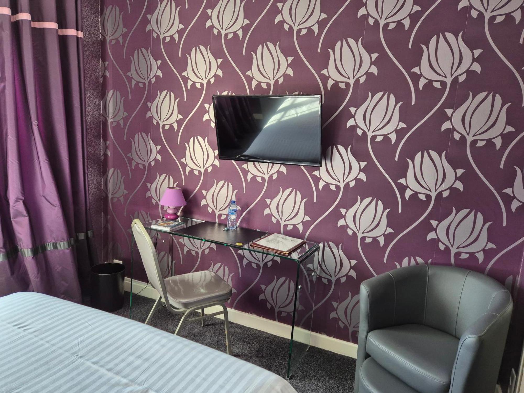 Hotel Logis La Thomasse Aurillac Exterior foto
