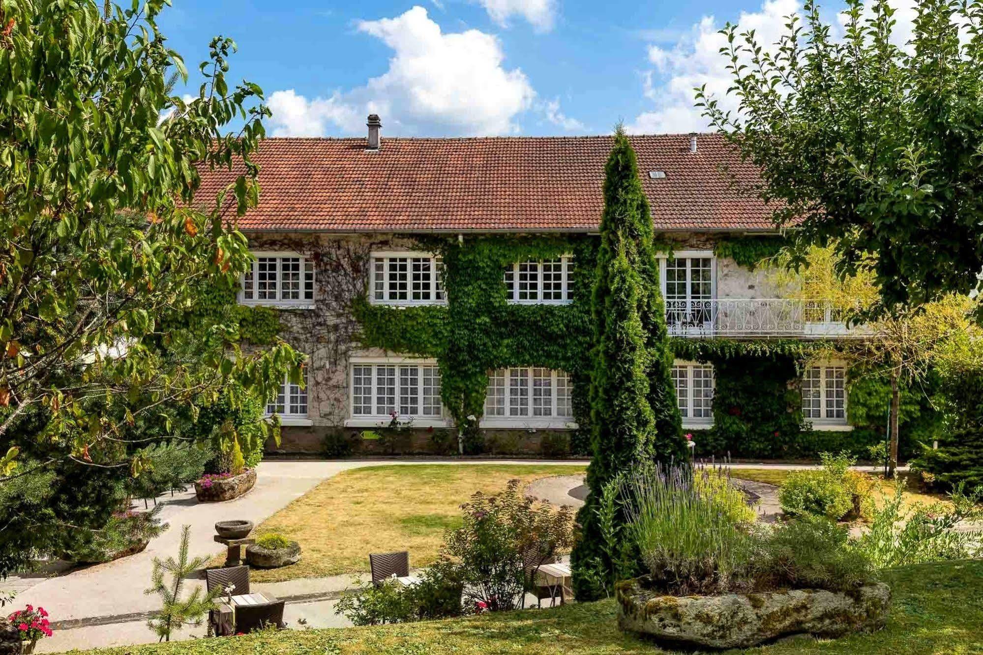 Hotel Logis La Thomasse Aurillac Exterior foto