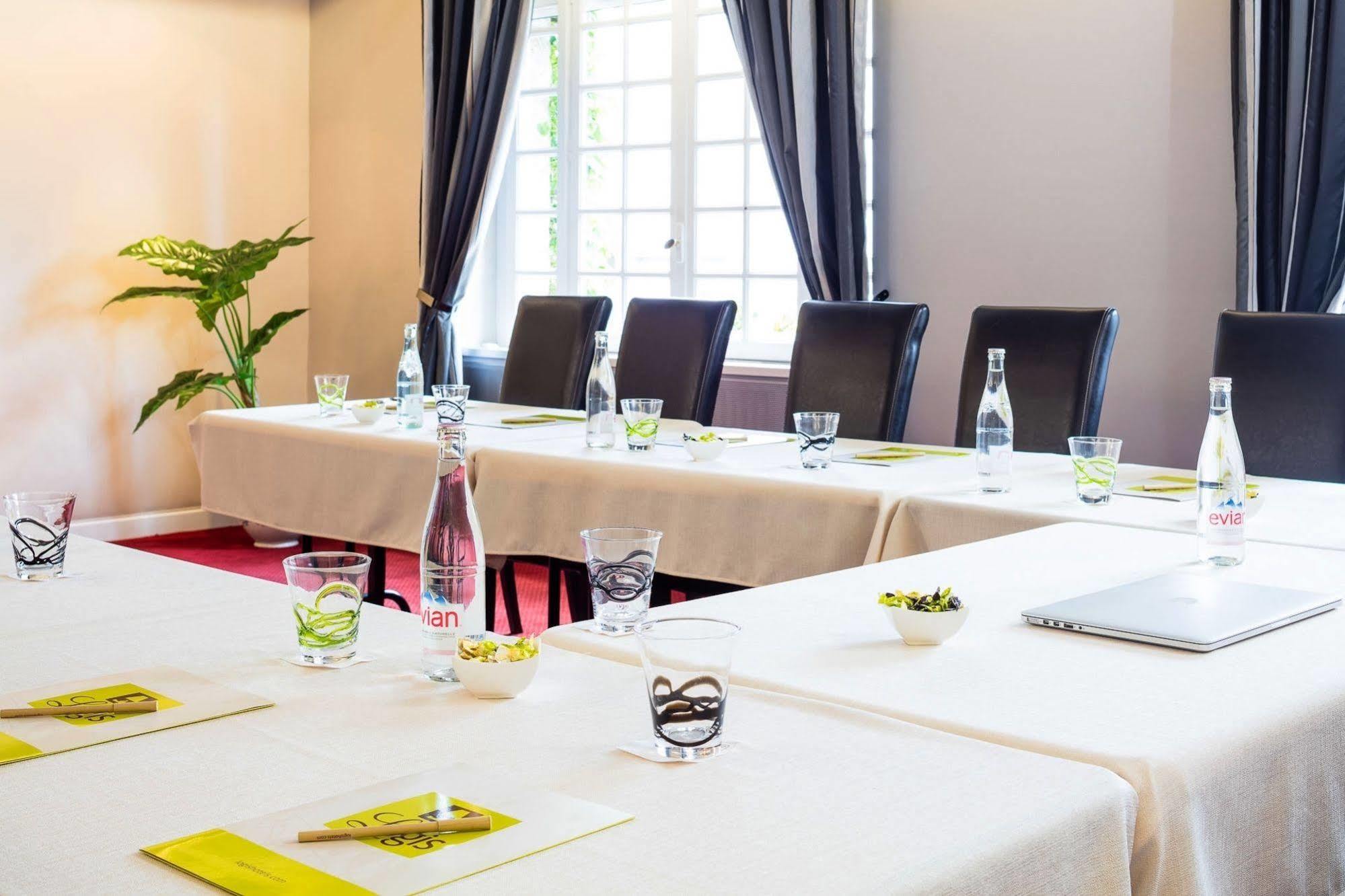 Hotel Logis La Thomasse Aurillac Exterior foto