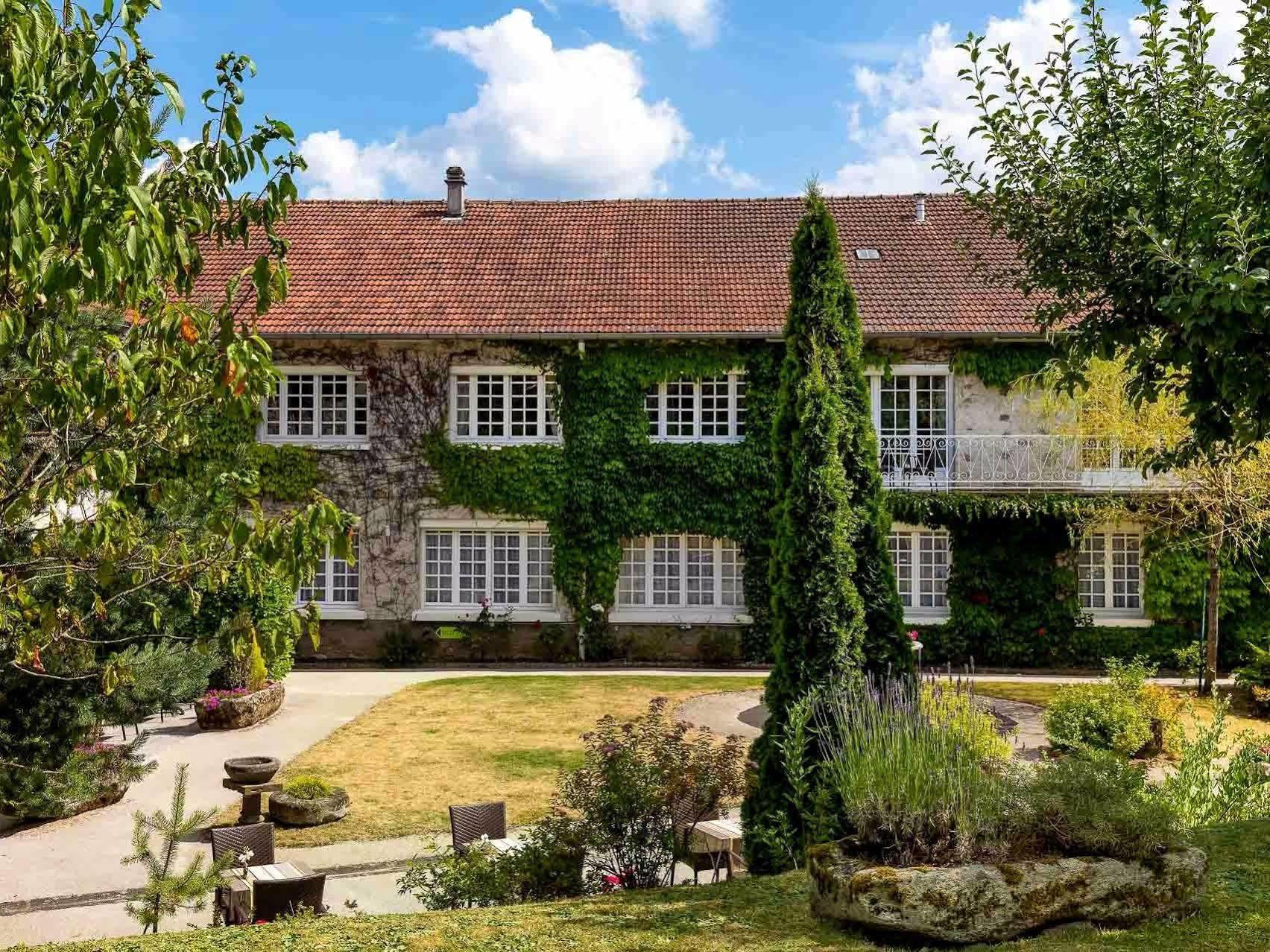 Hotel Logis La Thomasse Aurillac Exterior foto