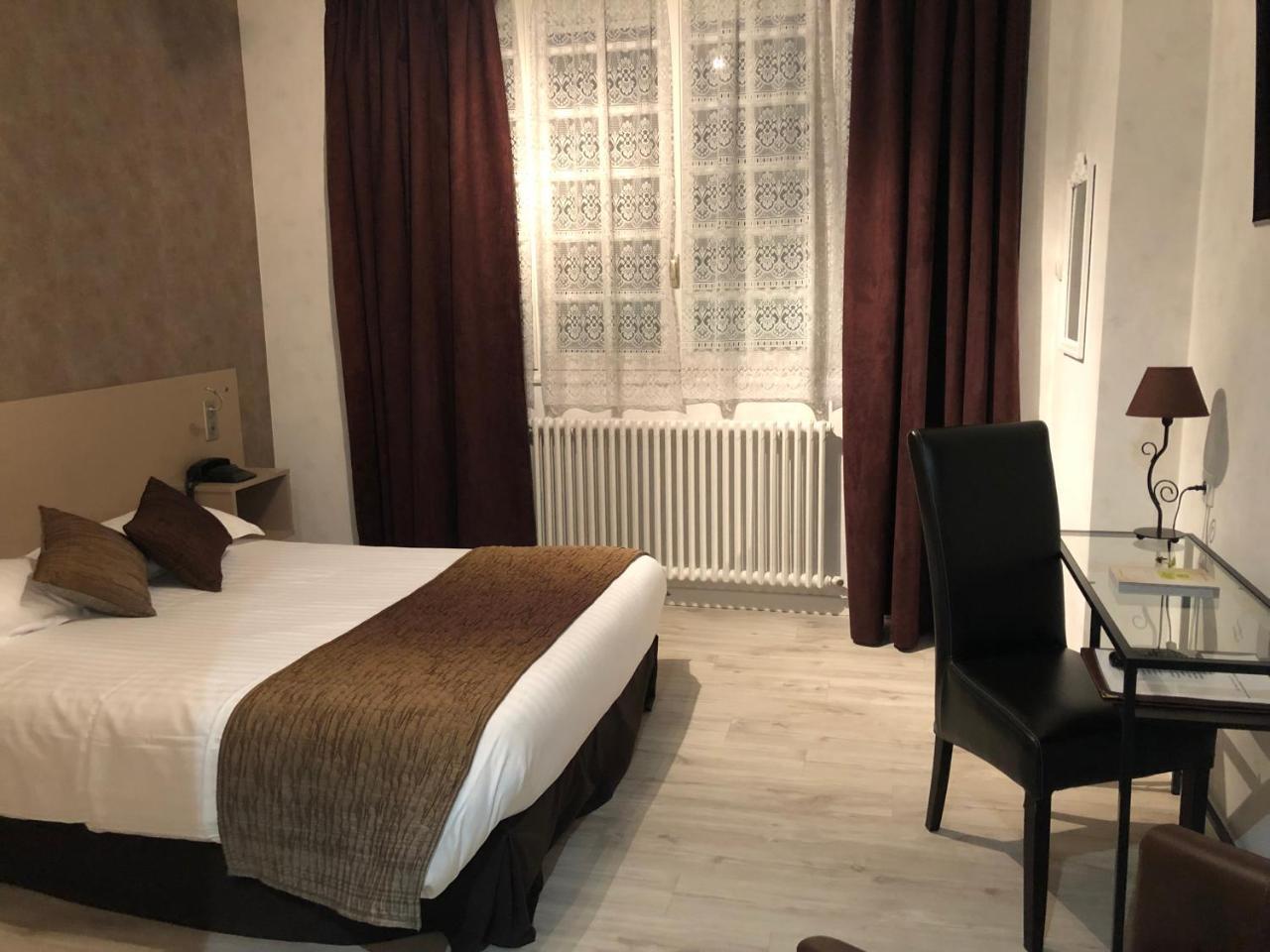 Hotel Logis La Thomasse Aurillac Exterior foto